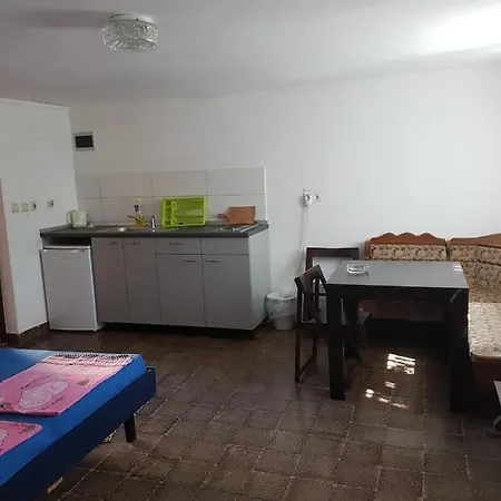Apartment App-amelijas